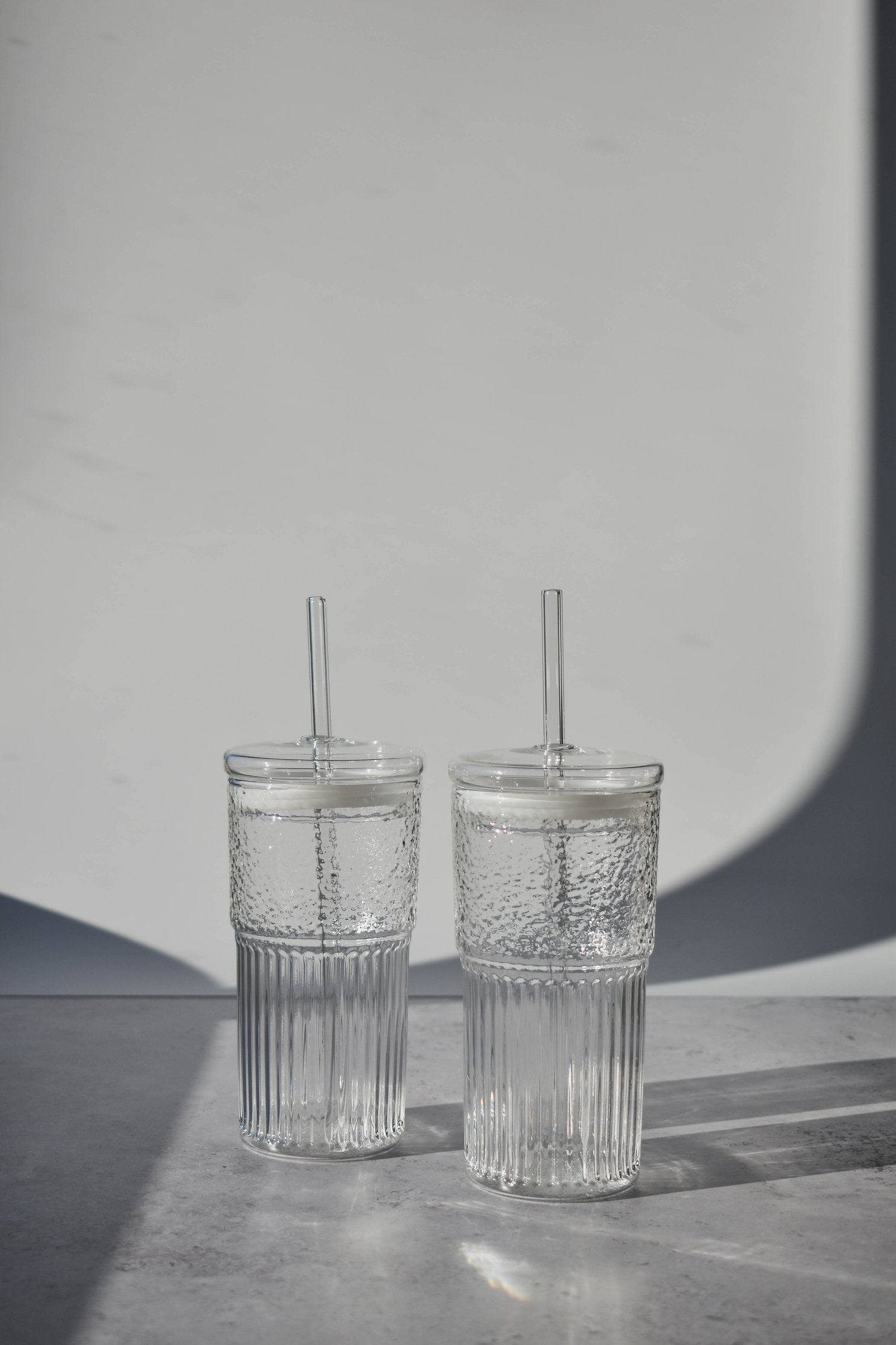 Ribbed Glass Tumbler with lid and straw 500 ML