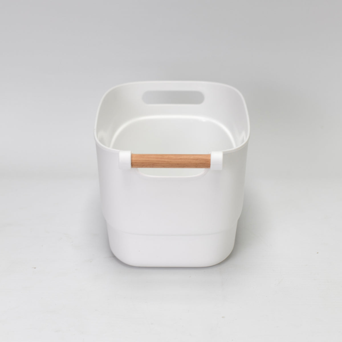 Medium White Plastic Basket with Bamboo Handle